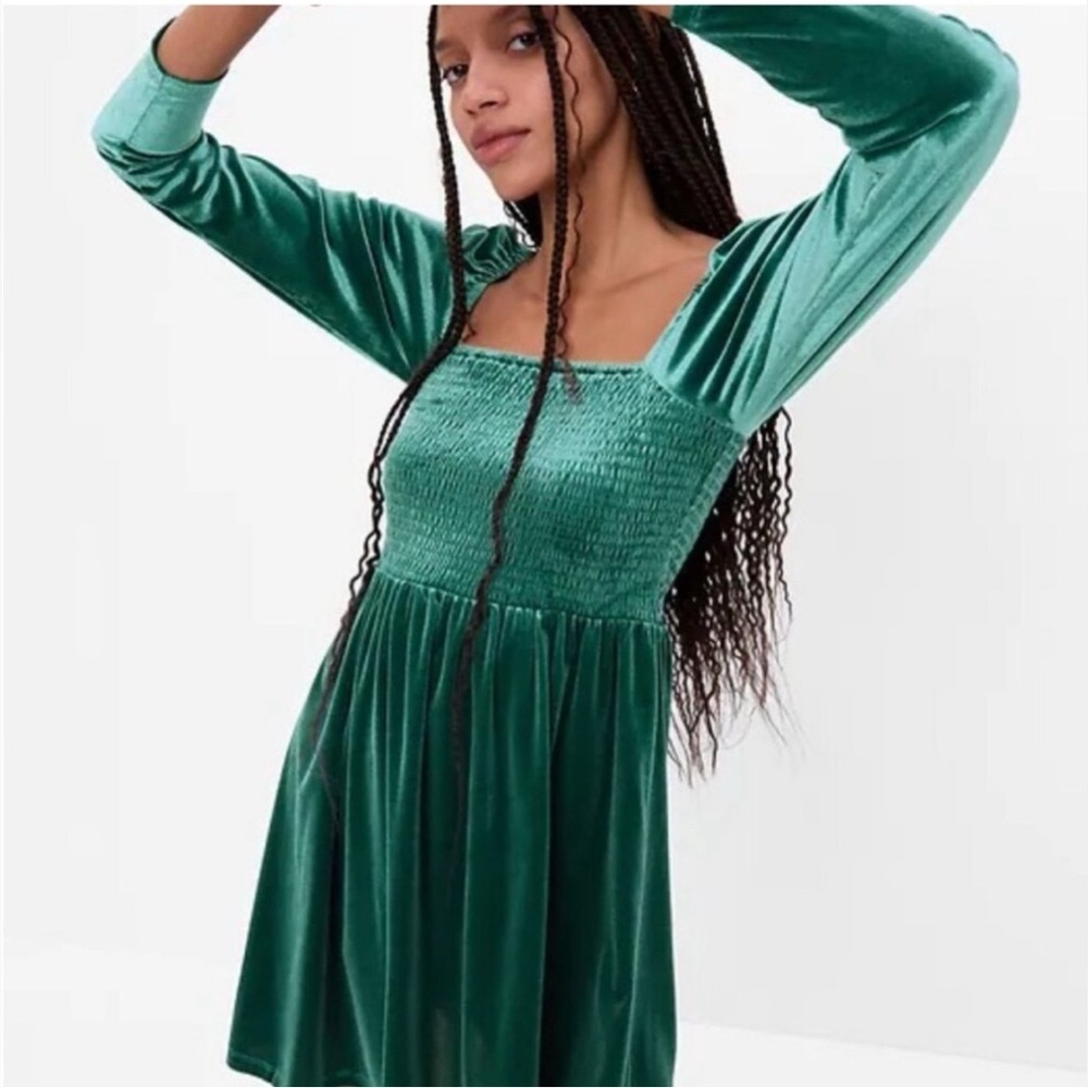 GAP Women’s NEW Smocked Velvet Mini Dress Green Pine Holidays size L Kelly Green